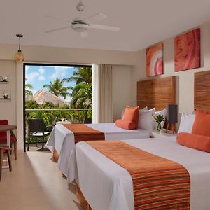 Deluxe Tropical View Triple